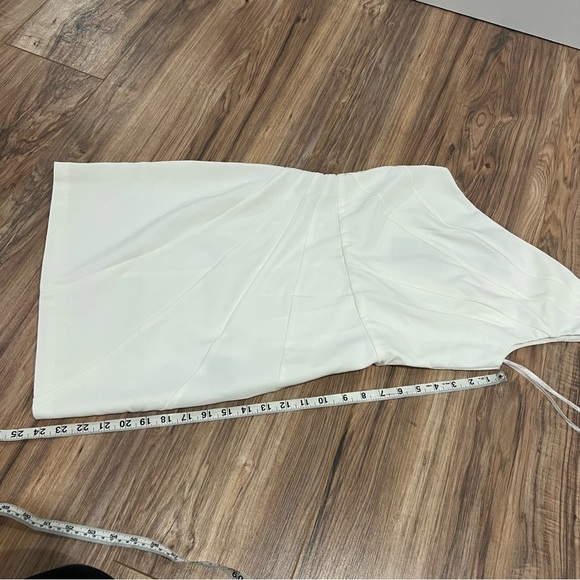 NWT Michael Costello x REVOLVE Ava One Shoulder White Dress - Picture 7 of 10